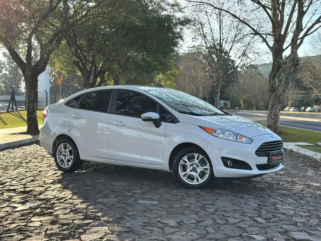 Carro Ford New Fiesta Sedan 2015 1.6 SE (Flex)