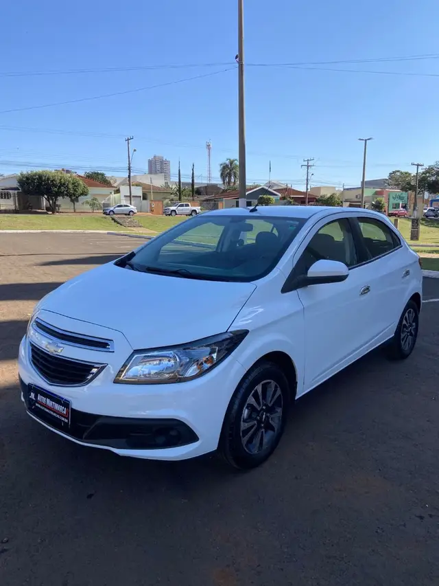 Carro Chevrolet Onix 2013 1.4 LT SPE/4