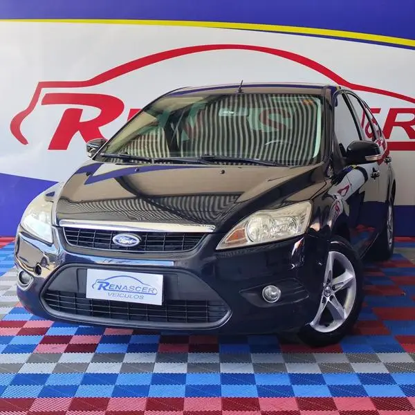 Carro Ford Focus Hatch 2011 GLX 2.0 16V (Flex)