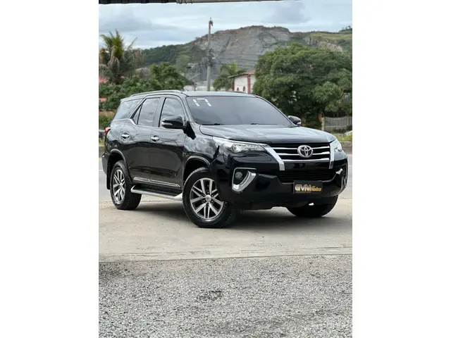 Carro Toyota SW4 2017 2.8 TDI SRX 7L 4x4 (Aut)