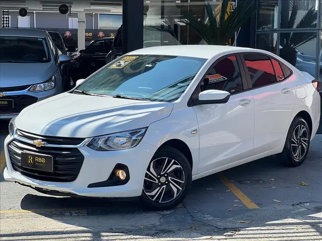 Carro Chevrolet Onix Plus 2024 LT 1.0