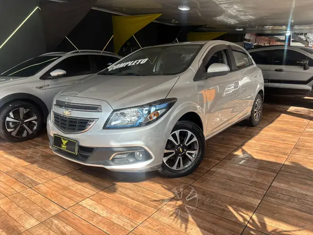 Carro Chevrolet Onix 2015 1.4 LTZ SPE/4