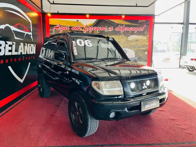 Carro Mitsubishi Pajero TR4 2006 2.0 16V Long Range (aut)