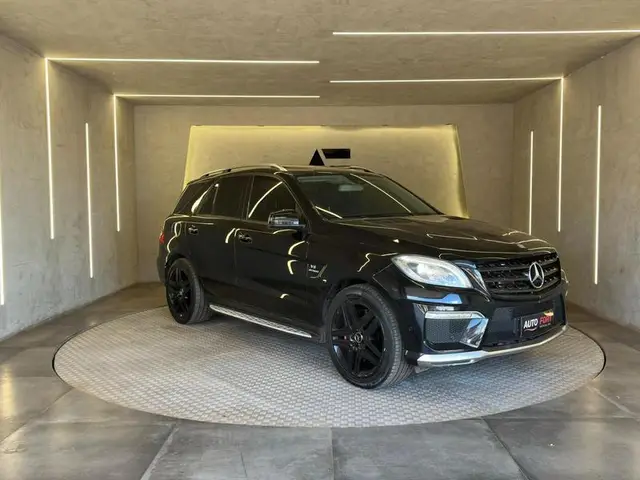 Carro Mercedes-Benz Classe ML AMG 2014 ML 63 AMG 4Matic 5.5 V8 Bi-Turbo