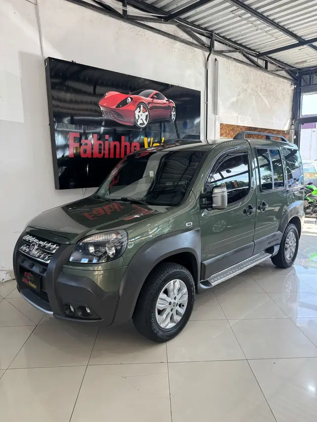 Carro Fiat Doblò 2015 Adventure 1.8 16V (Flex)