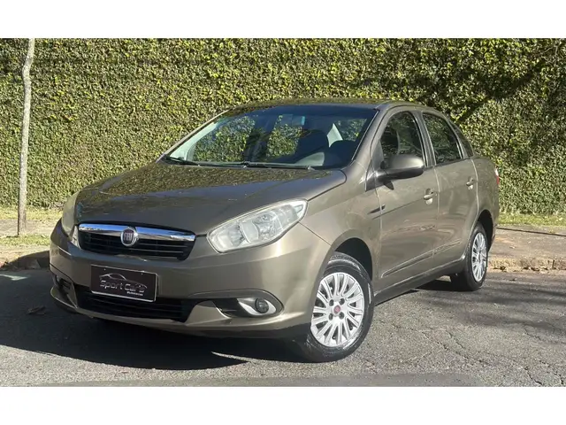 Carro Fiat Grand Siena 2014 Essence 1.6 16V (Flex)