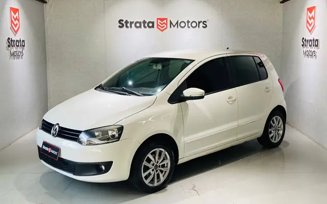Carro Volkswagen Fox 2014 1.0 TEC (Flex) 4p