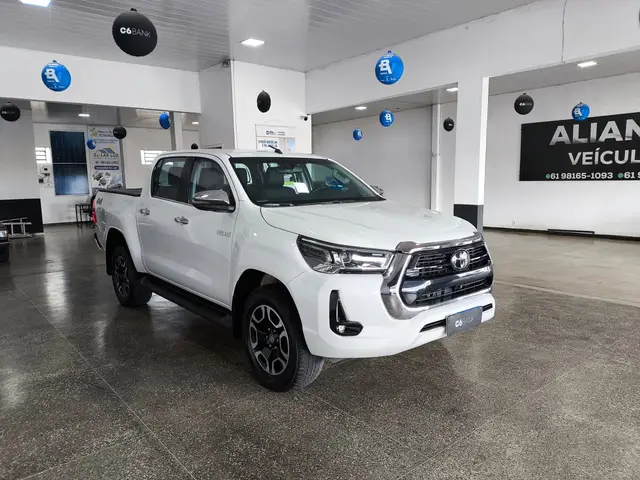 Carro Toyota Hilux Cabine Dupla 2024 SRX 4x4 2.8 Diesel