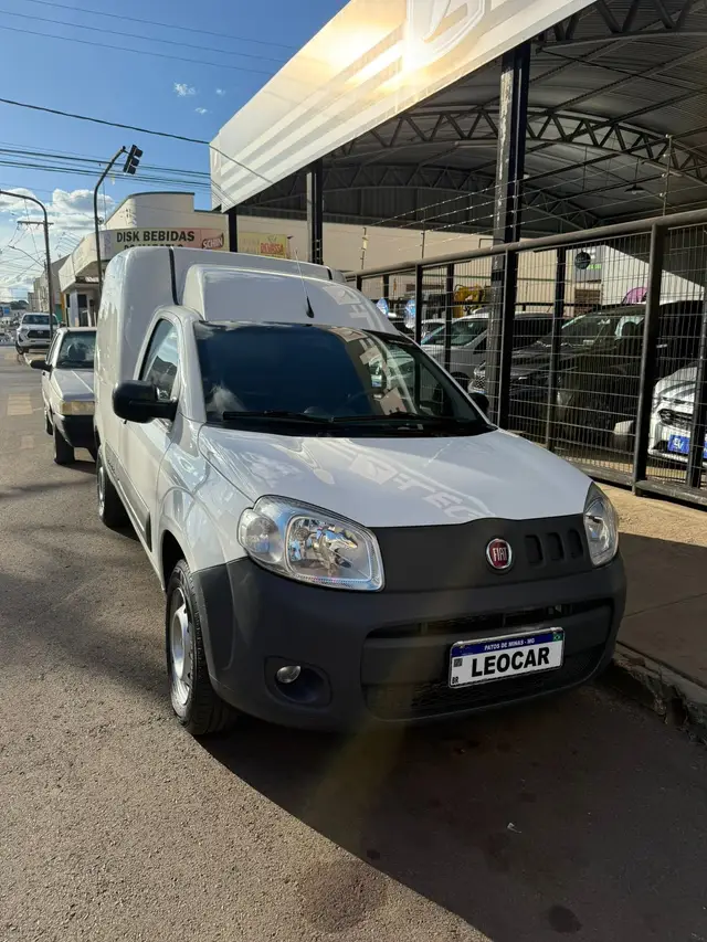 Carro Fiat Fiorino 2016 Furgão Celebration 1.4 Evo (Flex)