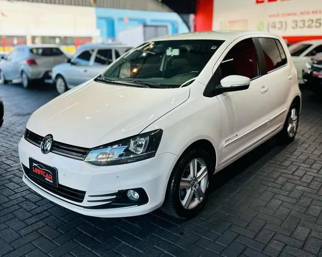 Carro Volkswagen Fox 2017 1.0 MPI BlueMotion (Flex)