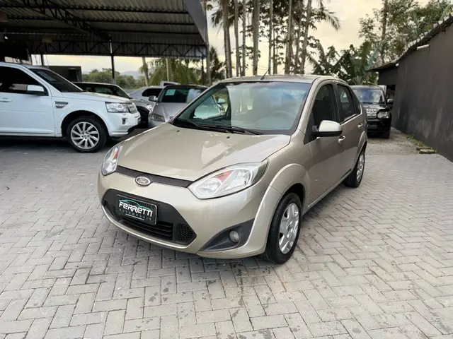 Carro Ford Fiesta Sedan 2014 SE 1.6 Rocam (Flex)