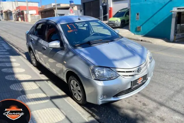 Carro Toyota Etios Sedan 2017 XS 1.5 (Aut) (Flex)