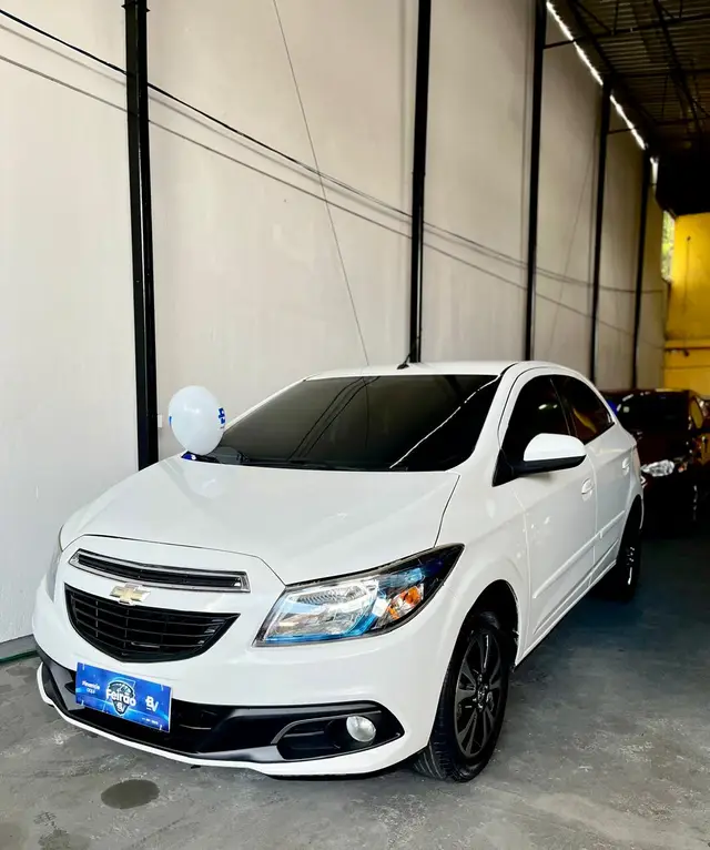 Carro Chevrolet Onix 2015 1.4 LTZ SPE/4