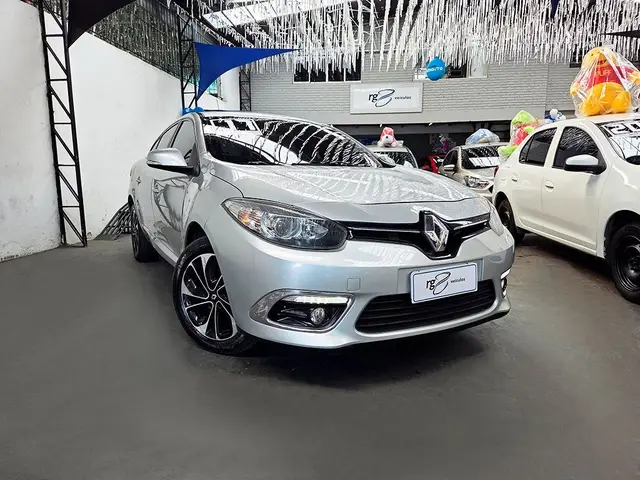 Carro Renault Fluence 2017 2.0 16V Privilege X-Tronic (Flex)