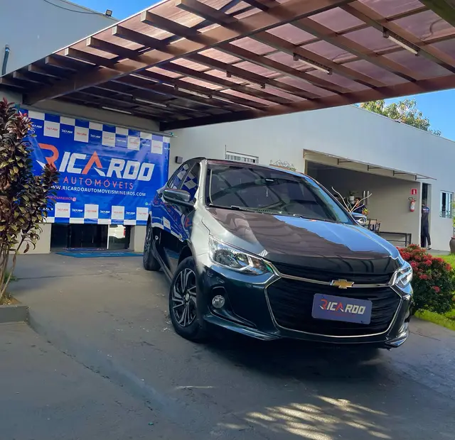 Carro Chevrolet Onix 2024 LT 1.0