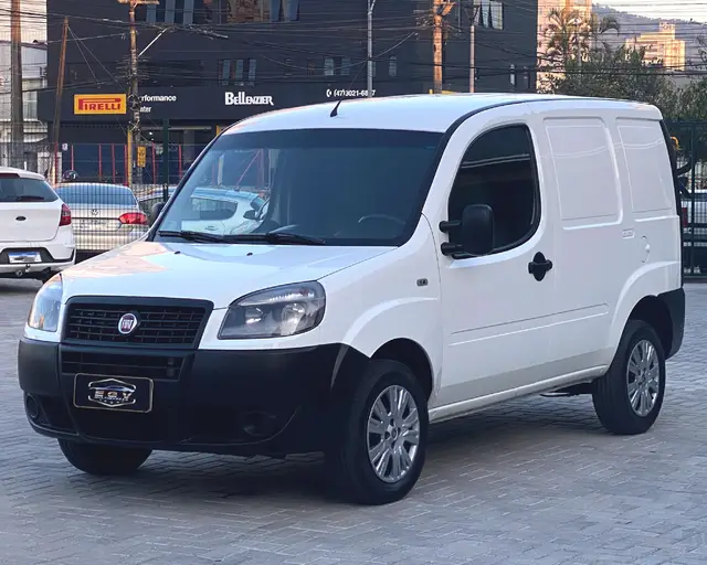 Carro Fiat Doblò Cargo 2021 1.8 E.torQ (Flex)
