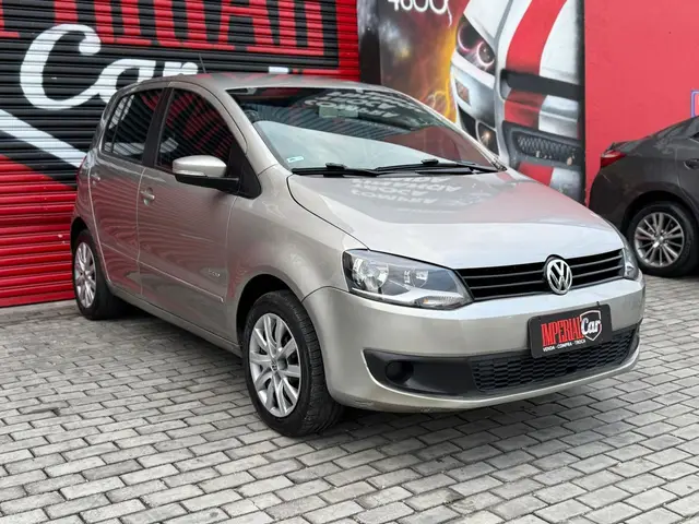 Carro Volkswagen Fox 2013 1.0 TEC (Flex) 4p