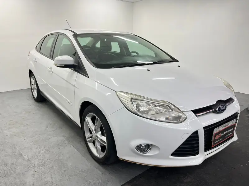 Ford Focus Sedan SE 2.0 16V PowerShift (Aut)