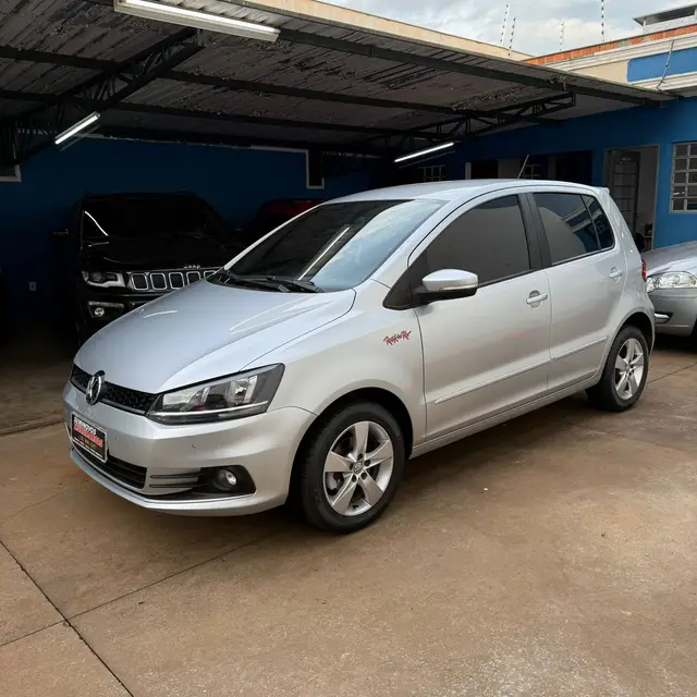 Carro Volkswagen Fox 2016 1.6 MSI Rock in Rio (Flex)