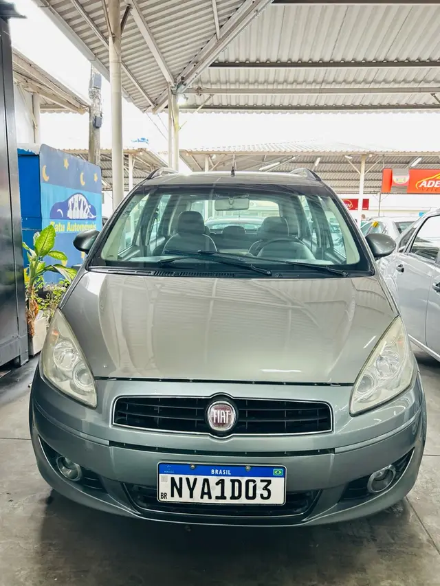 Carro Fiat Idea 2012 Attractive 1.4 8V (Flex)