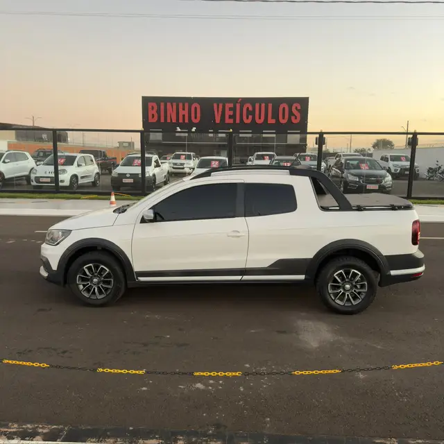 Carro Volkswagen Saveiro 2017 Cross 1.6 16v MSI CD (Flex)