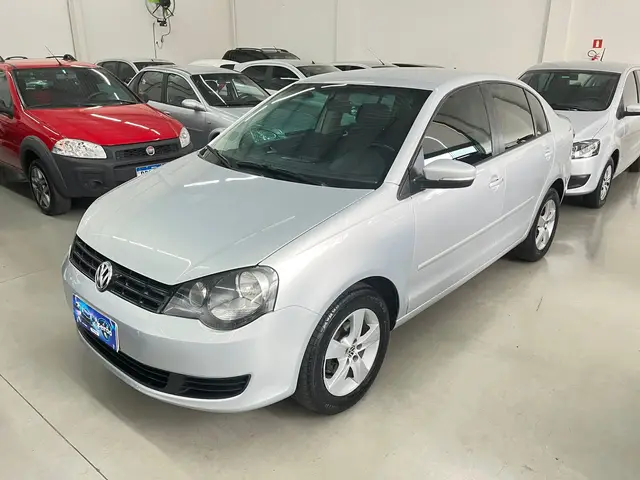 Carro Volkswagen Polo Sedan 2014 1.6 8V (Flex)