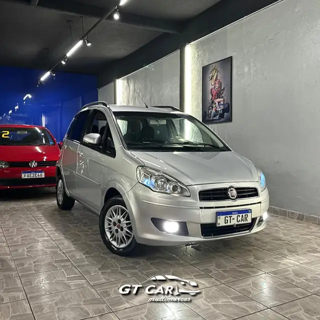 Carro Fiat Idea 2013 Attractive 1.4 8V (Flex)