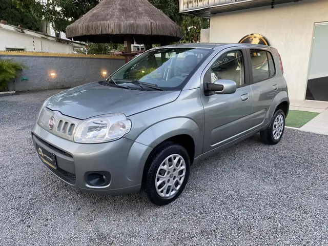 Carro Fiat Uno 2015 Vivace 1.0 8V (Flex) 4p
