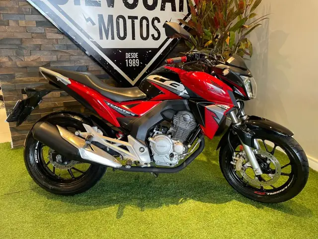 Moto Honda CB 250F Twister 2019 Standard