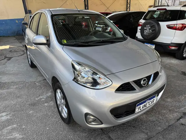 Carro Nissan March 2016 1.6 16V SV (Flex)