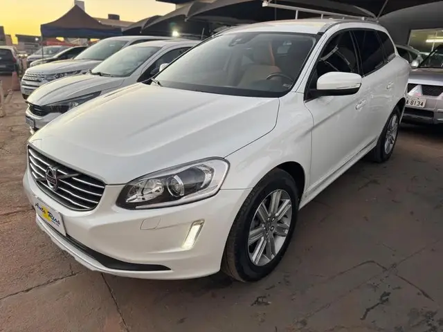 Carro Volvo XC60 2017 2.4 D5 Kinetic 4WD