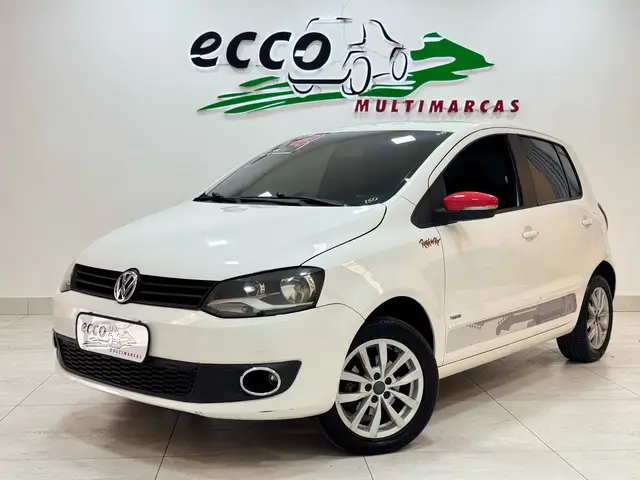 Carro Volkswagen Fox 2014 1.0 TEC (Flex) 4p