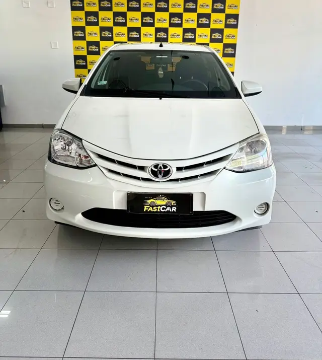 Carro Toyota Etios 2015 X 1.3 (Flex)