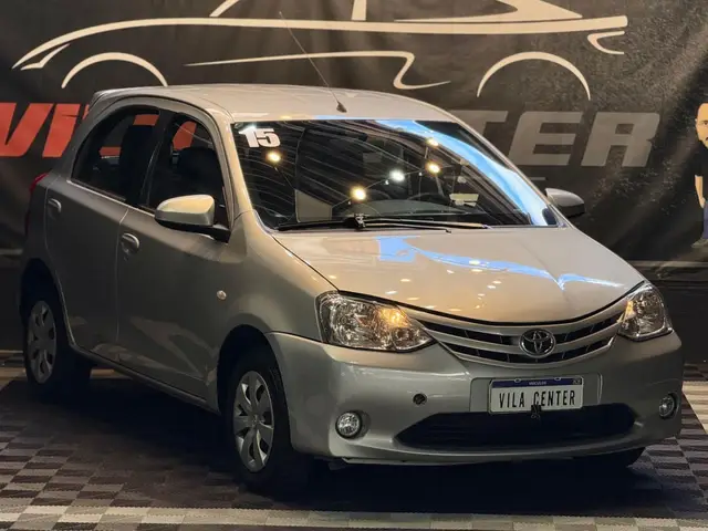 Carro Toyota Etios 2015 Cross 1.5 (Flex)