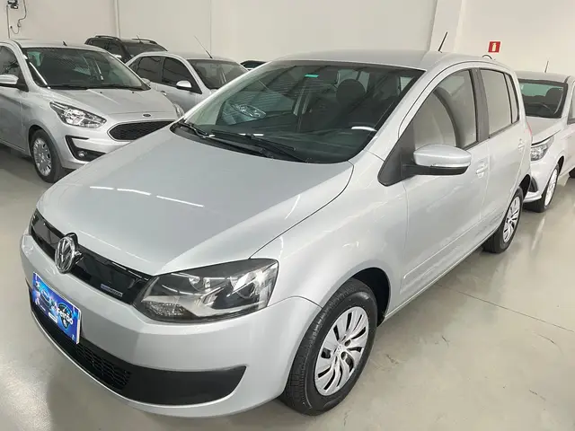 Carro Volkswagen Fox 2014 1.0 TEC BlueMotion (Flex) 4p
