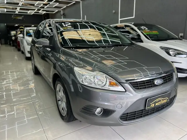Carro Ford Focus Hatch 2012 2.0 16V Flex