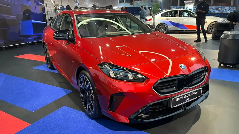 Novo BMW M235 chega ao Brasil com motor 2.0 turbo de 317 cv