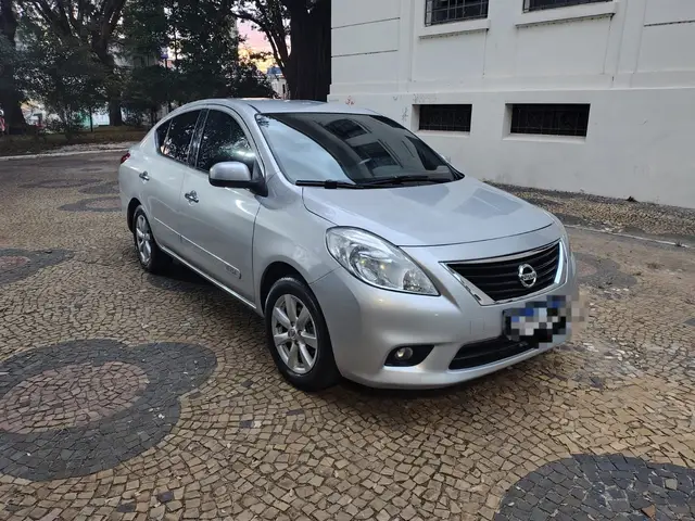 Carro Nissan Versa 2014 1.6 16V SL (Flex)