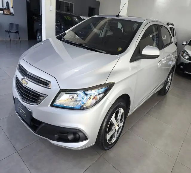 Carro Chevrolet Onix 2016 1.4 LT SPE/4
