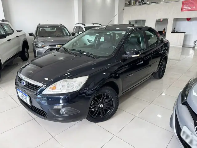 Carro Ford Focus Hatch 2011 Ghia 2.0 16V (Flex)