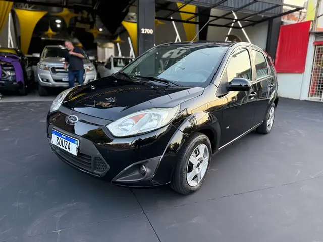 Carro Ford Fiesta Hatch 2014 SE 1.6