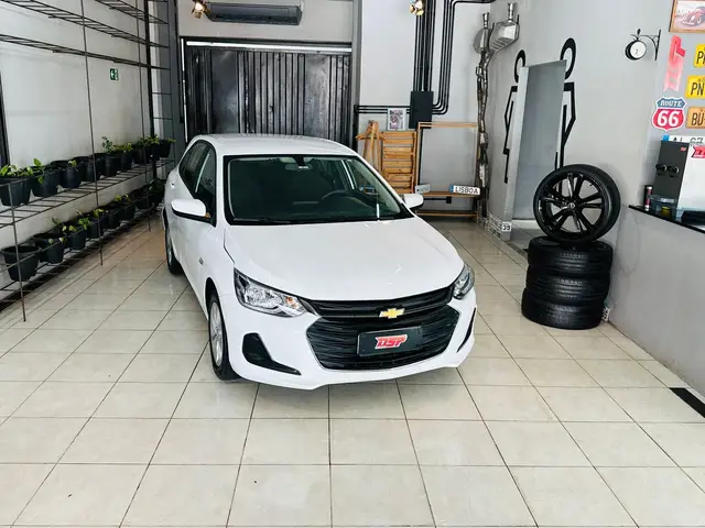 Carro Chevrolet Onix 2022 LT 1.0