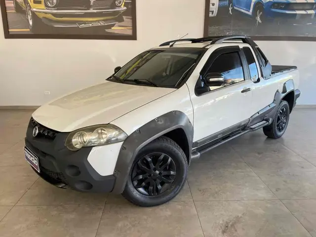 Carro Fiat Strada 2013 Adventure 1.8 16V (Flex) (Cabine Estendida)