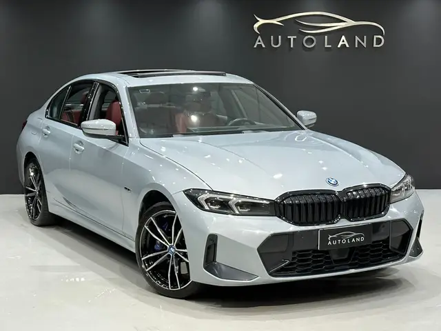 Carro BMW 330e 2023 M Sport 2.0 Turbo (Aut.) (Híb.)