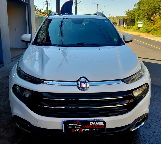 Carro Fiat Toro 2018 Freedom 2.4 TigerShark AT9 (Flex)
