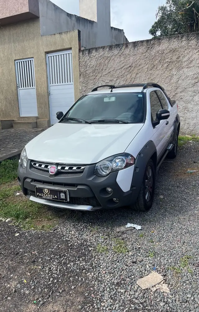 Carro Fiat Strada 2014 Adventure 1.8 16V (Flex) (Cabine Dupla)