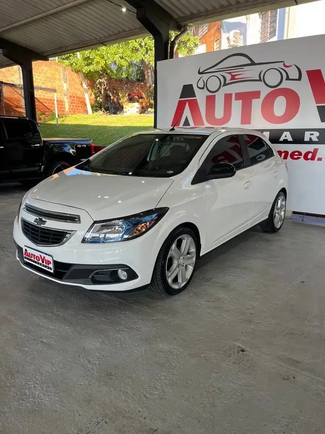 Carro Chevrolet Onix 2014 HATCH LTZ 1.4 8V FlexPower 5p Mec.