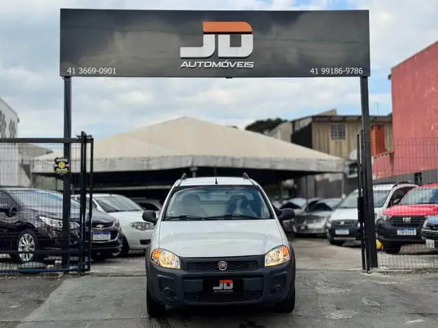 Carro Fiat Strada 2016 Working 1.4 (Flex)