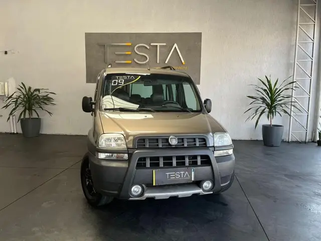 Carro Fiat Doblò 2009 Adventure 1.8 8V (Flex)