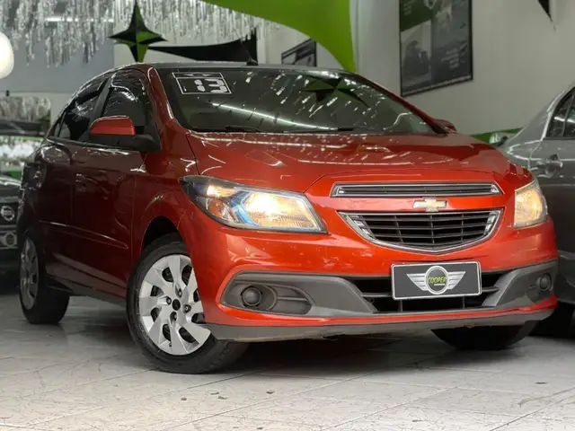 Carro Chevrolet Onix 2013 1.4 LT SPE/4